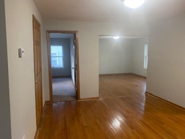 Photo - 4 bedroom 2 bath home in Lemont.