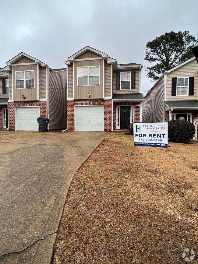 Building Photo - Great Villa Rica Townhome!