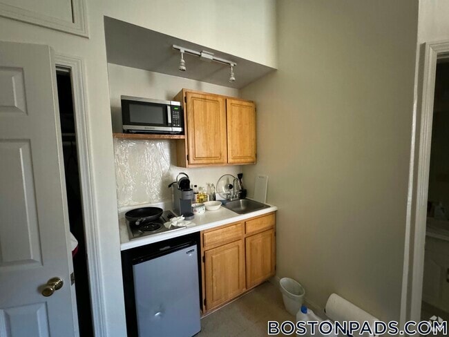 Building Photo - 767 Tremont St Rental