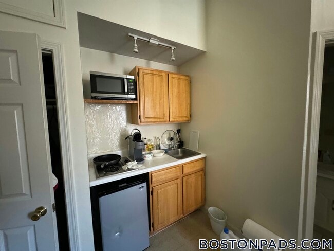 Building Photo - 767 Tremont St Rental