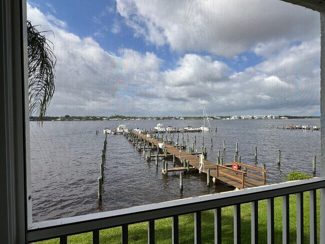 Photo - 1868 SW Palm City Rd Unidad 202