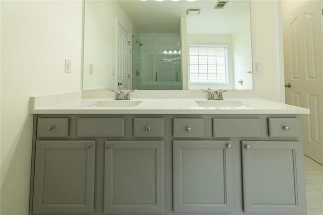 Photo - 2070 Cabela Dr