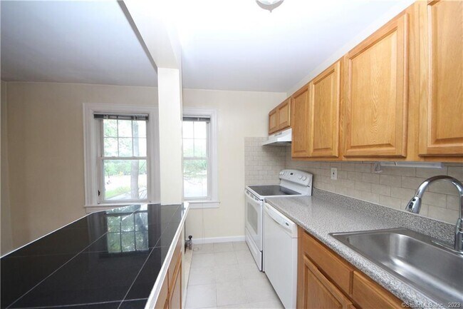 Photo - 14 Stark Pl Unit 1