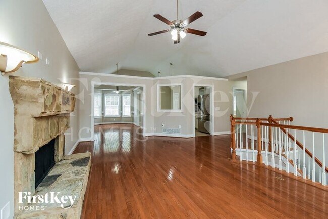 Photo - 1229 Winsley Ct