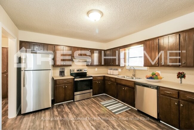 Photo - 3709 SE 51st St