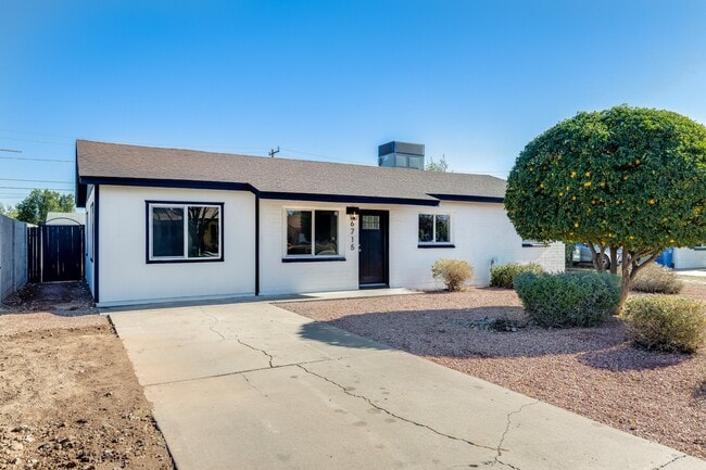 Photo - 6715 N 32nd Dr