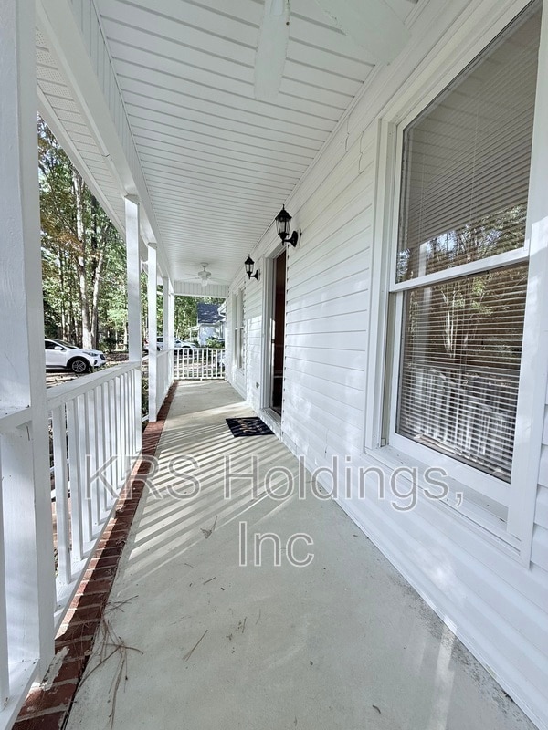 Photo - 1118 Country Club Ln
