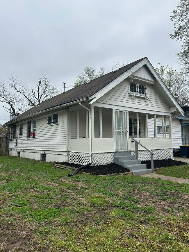 Building Photo - 5835 Wabash Ave