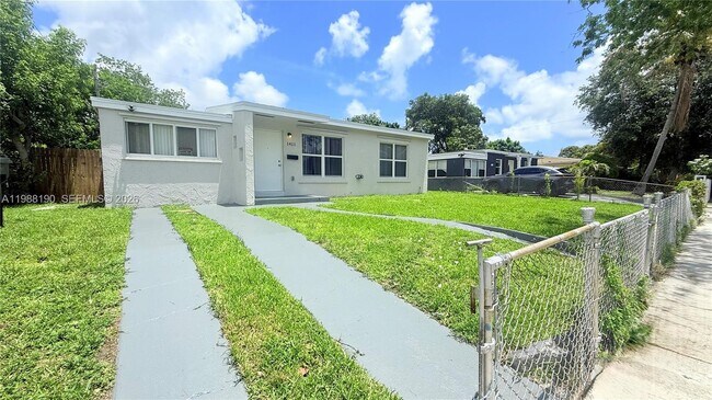 Building Photo - 1411 NE 155th Terrace