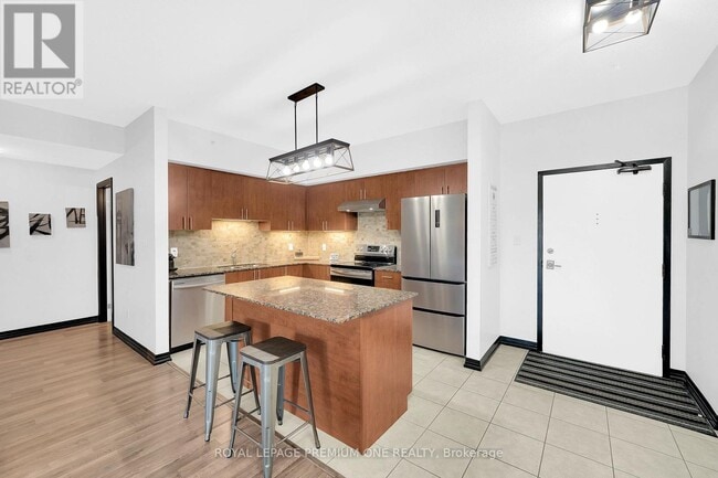 Photo - 161 Wellington St E Unit 204
