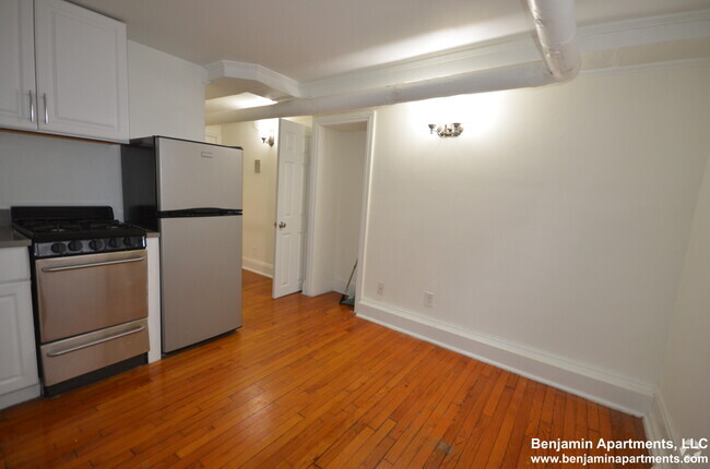 Building Photo - 76 Charles St Unit 2 Rental