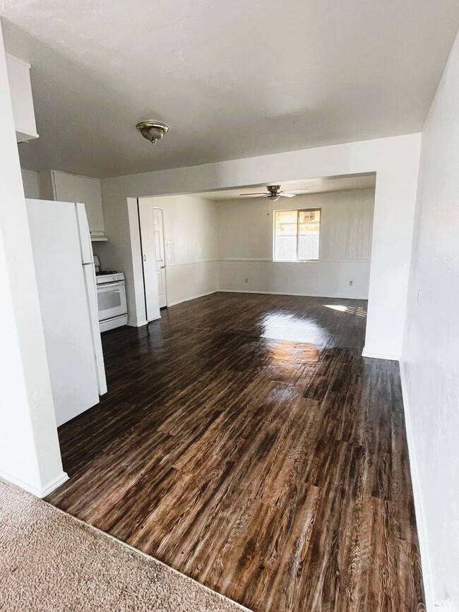 Photo - 3 bed 2 bath home with Garage