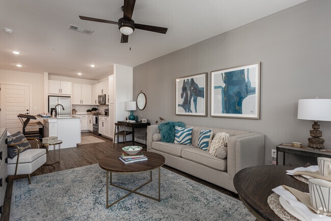 1BR, 1BA - 628SF
