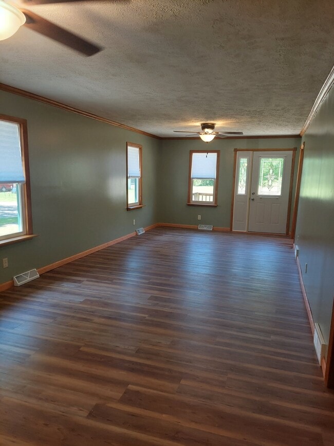 Photo - 827 Fairyland Ave