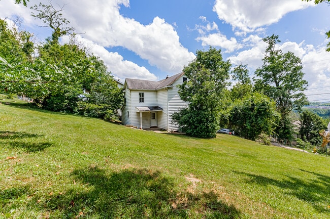 Photo - 975 Dorsey Ave