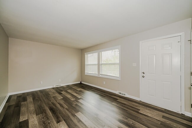 Photo - 735 Edgegreen Dr
