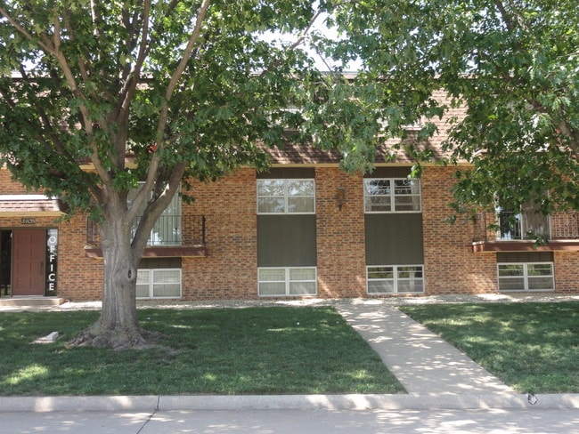 Plaza West Apartments