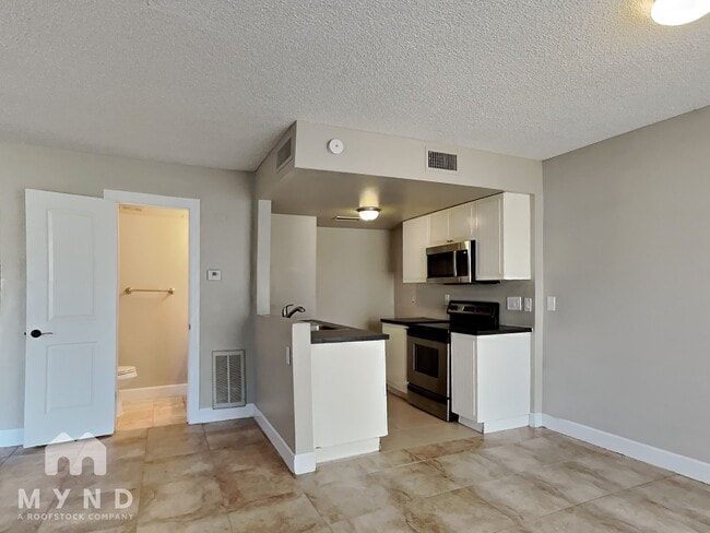 Photo - 2132 W Glenrosa Ave