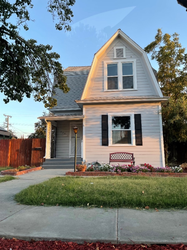 Photo - 323 W Myrtle St Casa