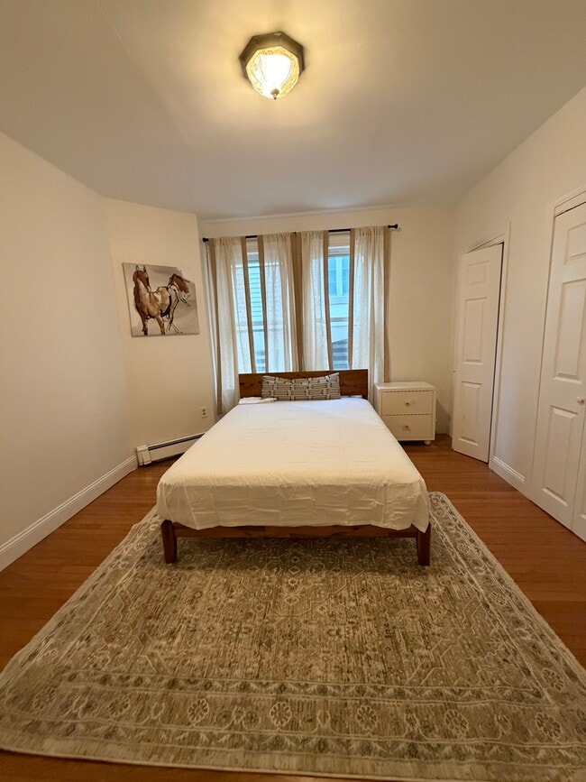 Building Photo - 184 Green St Unit 1