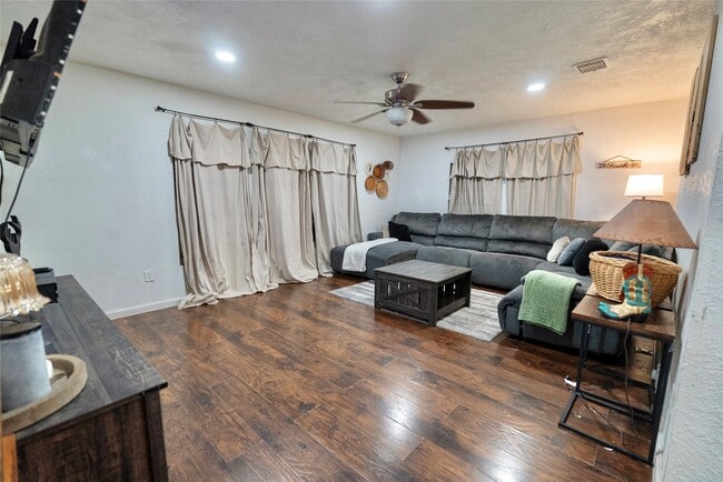 Photo - 508 Clear Lake Rd