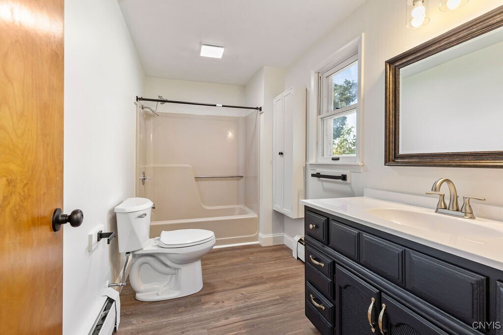 Photo - 3183 Mohawk St