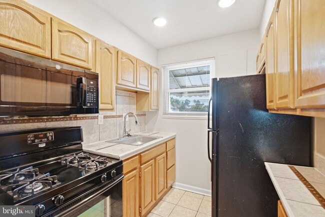 4229 Fort Dupont Terrace SE