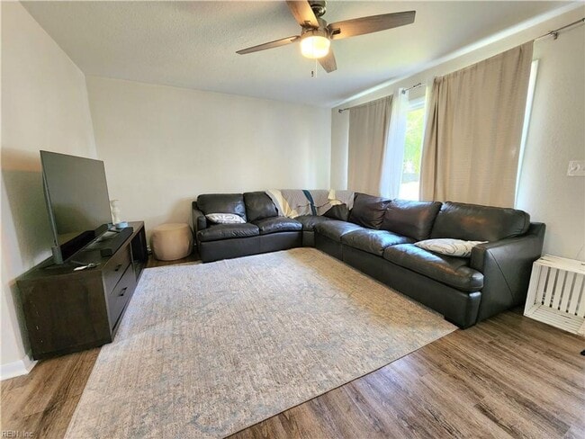 Photo - Charming 3 bedroom 2 bath in Manor View