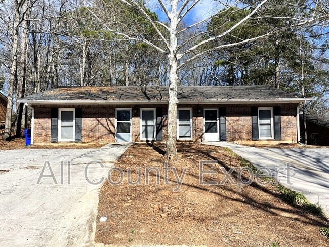 Building Photo - 1042 Chestnut Oak Ct NE Unit A
