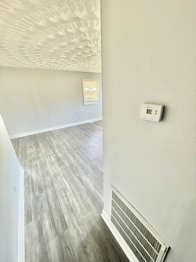 Photo - ***3 Bed Ranch with off-street parking and large yard!