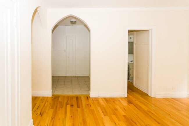 Photo - 4842 N Damen Ave Unit 902