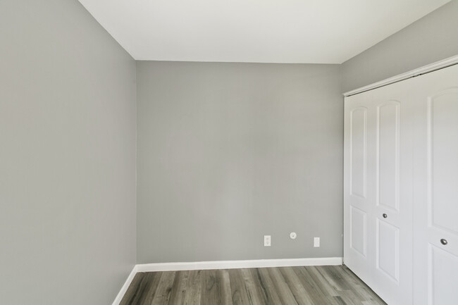 Photo - 164 Galewood Dr