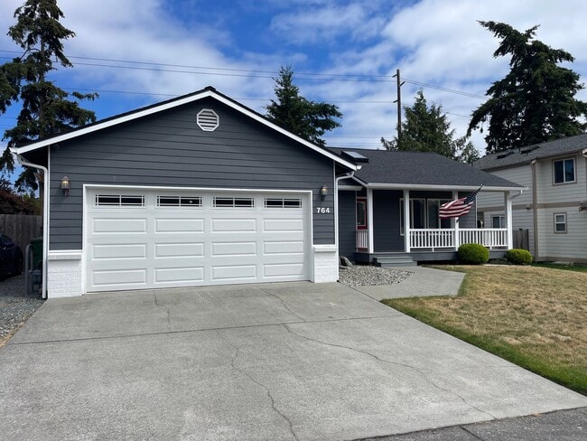 Building Photo - Modern Oak Harbor Living with a Fenced Backyard and Easy Commute