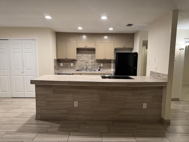 Photo - 5301 Gibson Dr