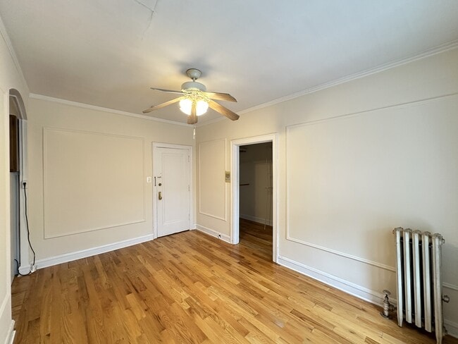 Building Photo - 2849 N Burling St Unit 303