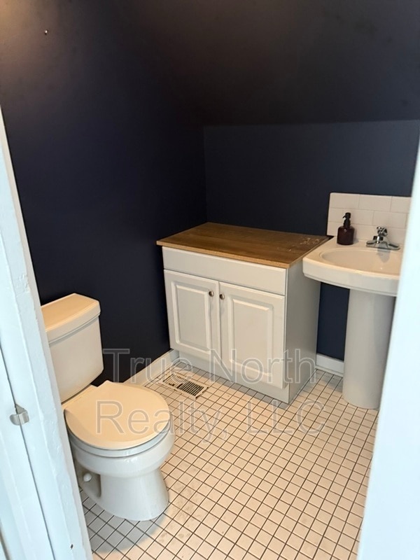 Photo - 43 1/2 E. Russell Street