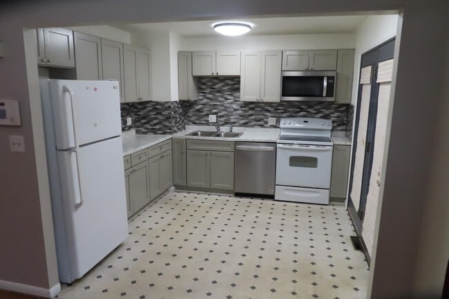 Photo - 4500 Keeler Dr