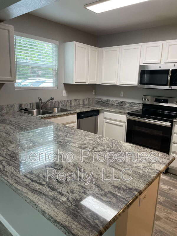 Photo - 32 N Harlan St