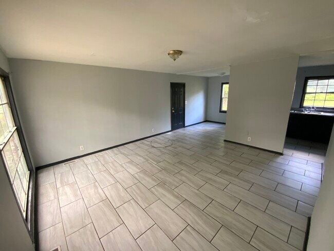 Photo - 905 Southmoor Dr