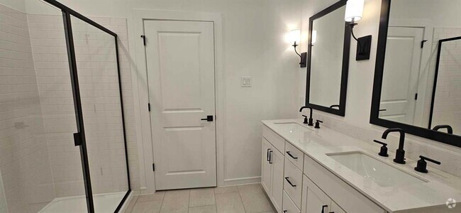 Building Photo - 8411 Bay Oaks Dr Rental