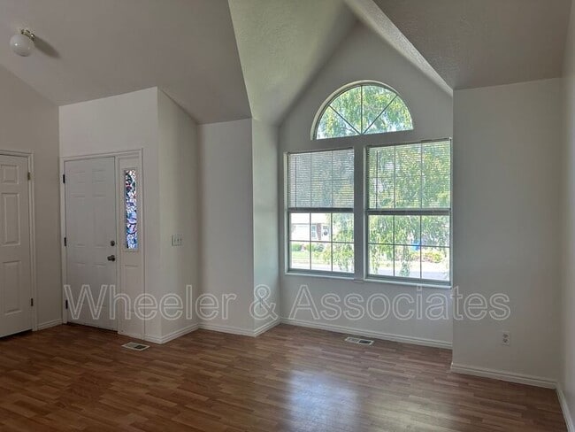 Photo - 1315 Brooke Ln
