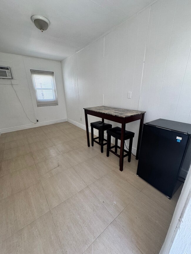 Photo - 1831 Roman St