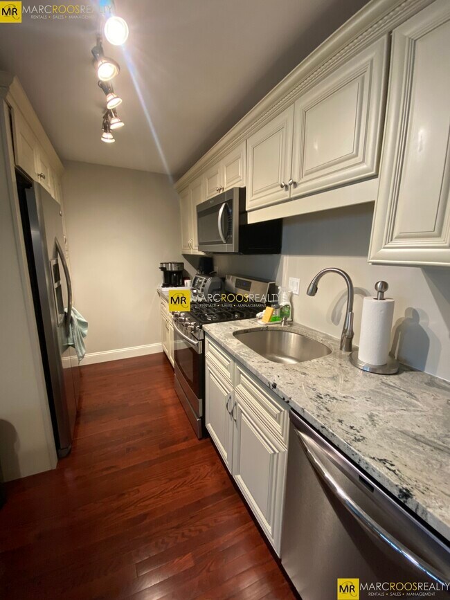 Photo - 6 Whittier Pl Unidad 8M