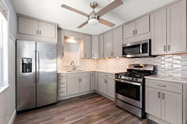 Photo - 9604 S Knox Ave