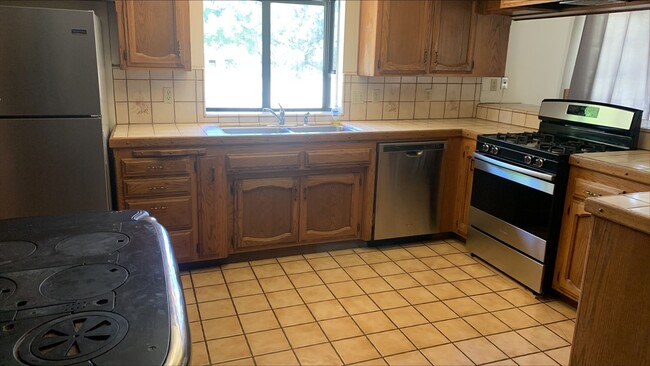 Photo - 5892 Parkhill Rd