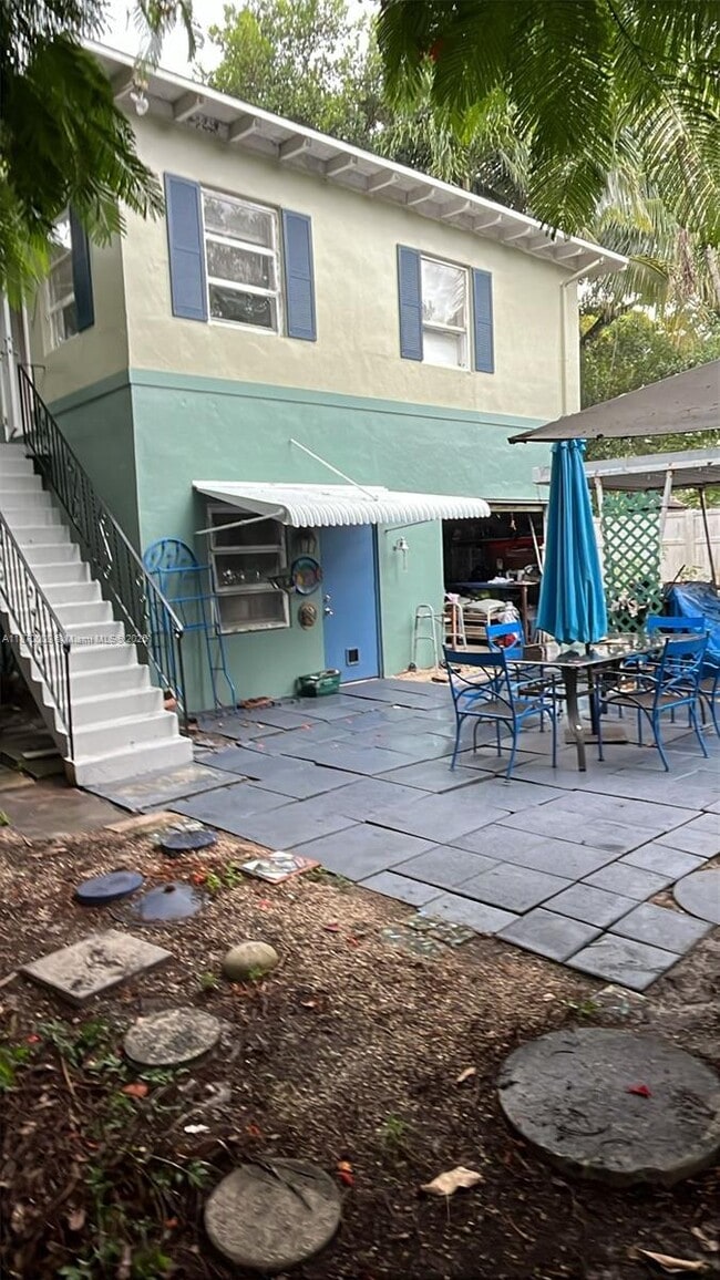 Building Photo - 834 SW 11th St Unit C Rental