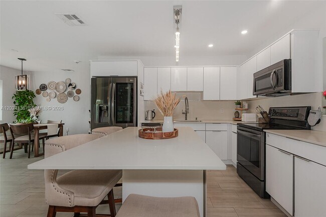 Photo - 1130 NE 143rd St