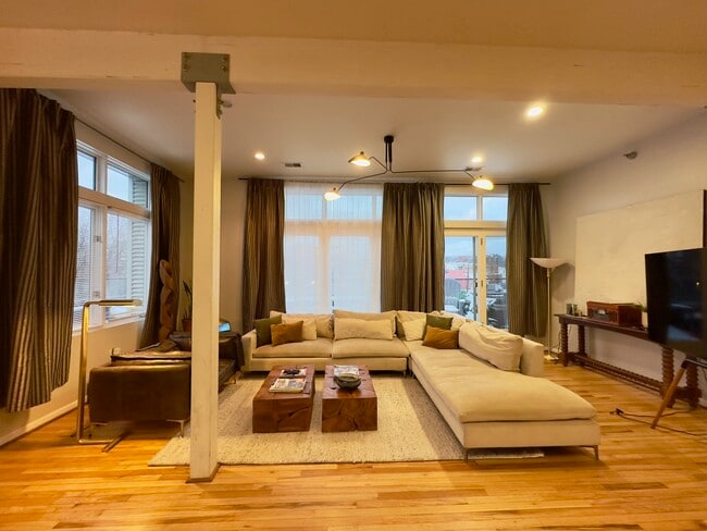 Photo - 1232 Sarah St