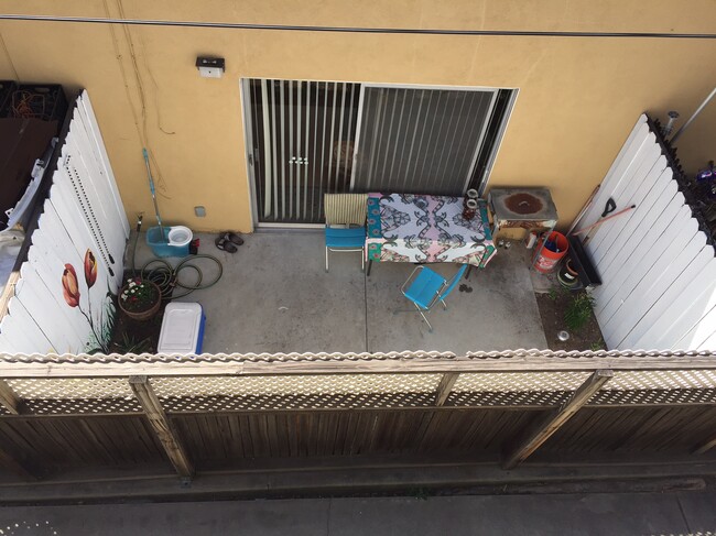 Photo - 727 E Tujunga Ave