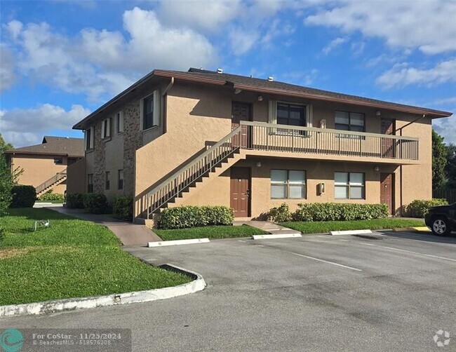 Building Photo - 10057 Winding Lake Rd Unit 201 Rental